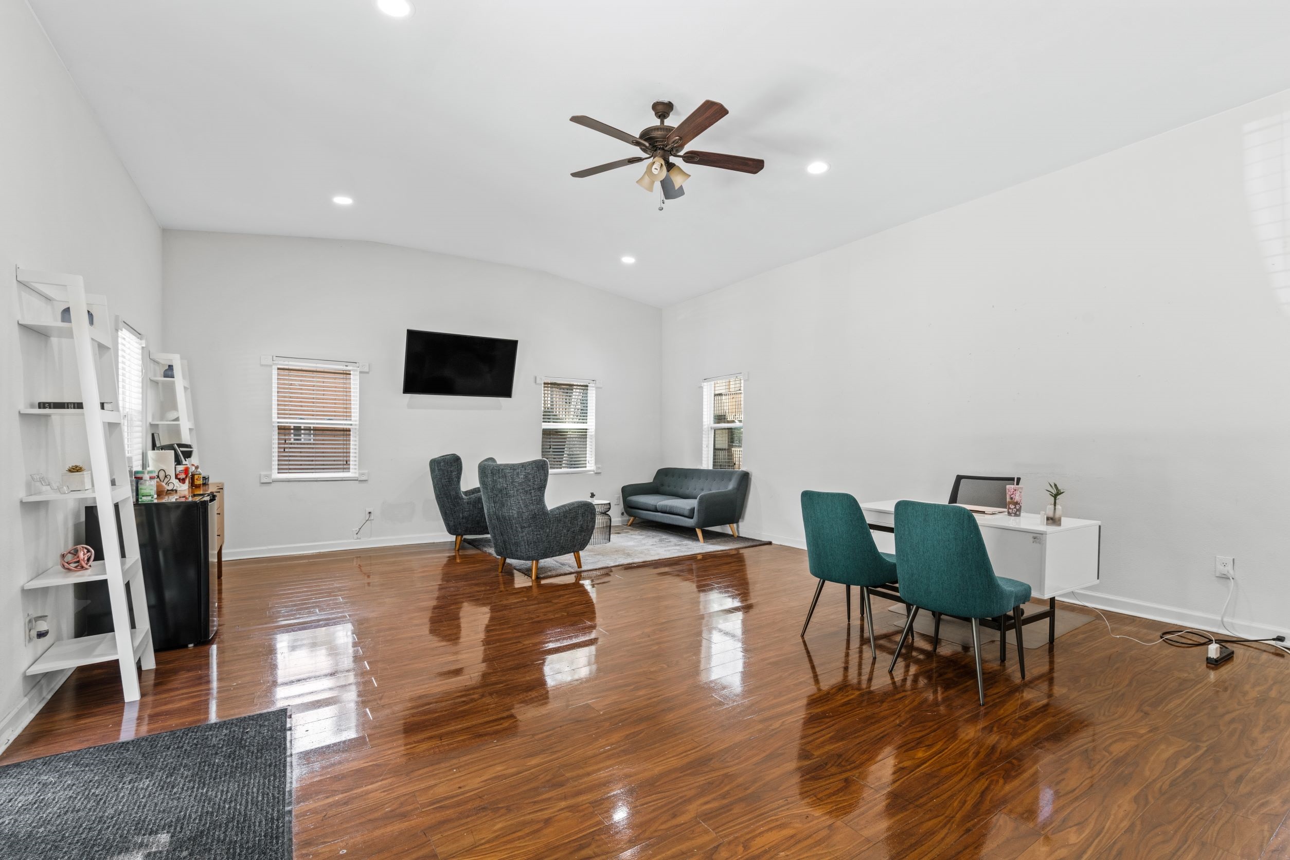 interior office at Midwood 1794 apartments Situated in Marietta area at 1794 James Ray Dr