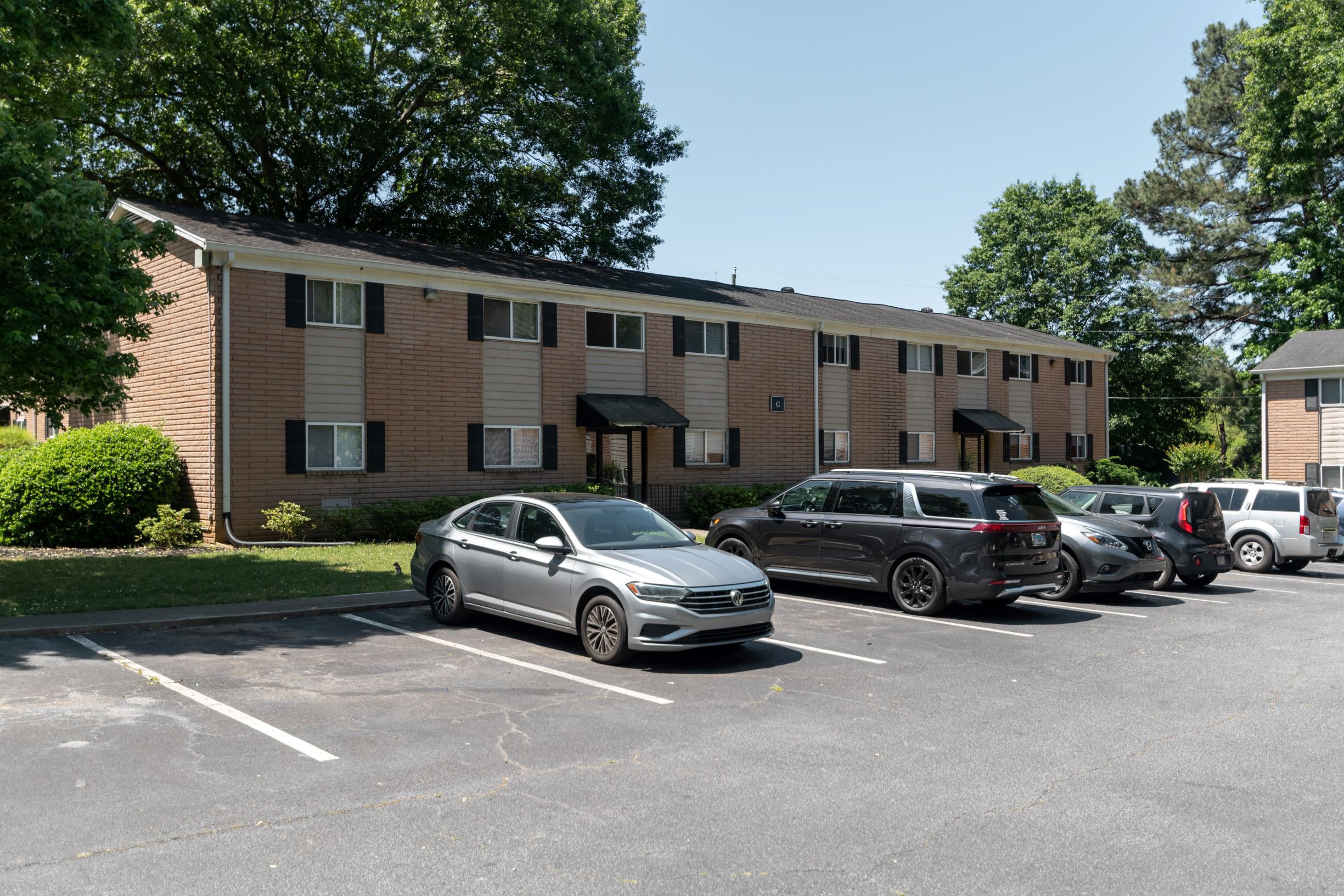 parking at Midwood 1794 apartments Situated in Marietta area at 1794 James Ray Dr